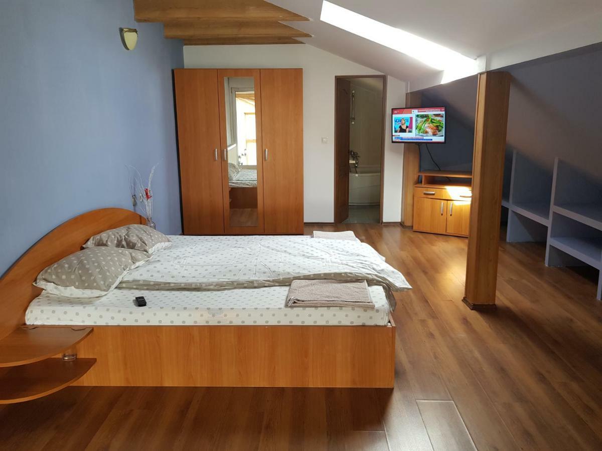 Penthouse Apartament 2 Floors, 2 Bedroom , 2 Bath, 120 Sqm , Inside Yard Parking Cluj-Napoca Esterno foto