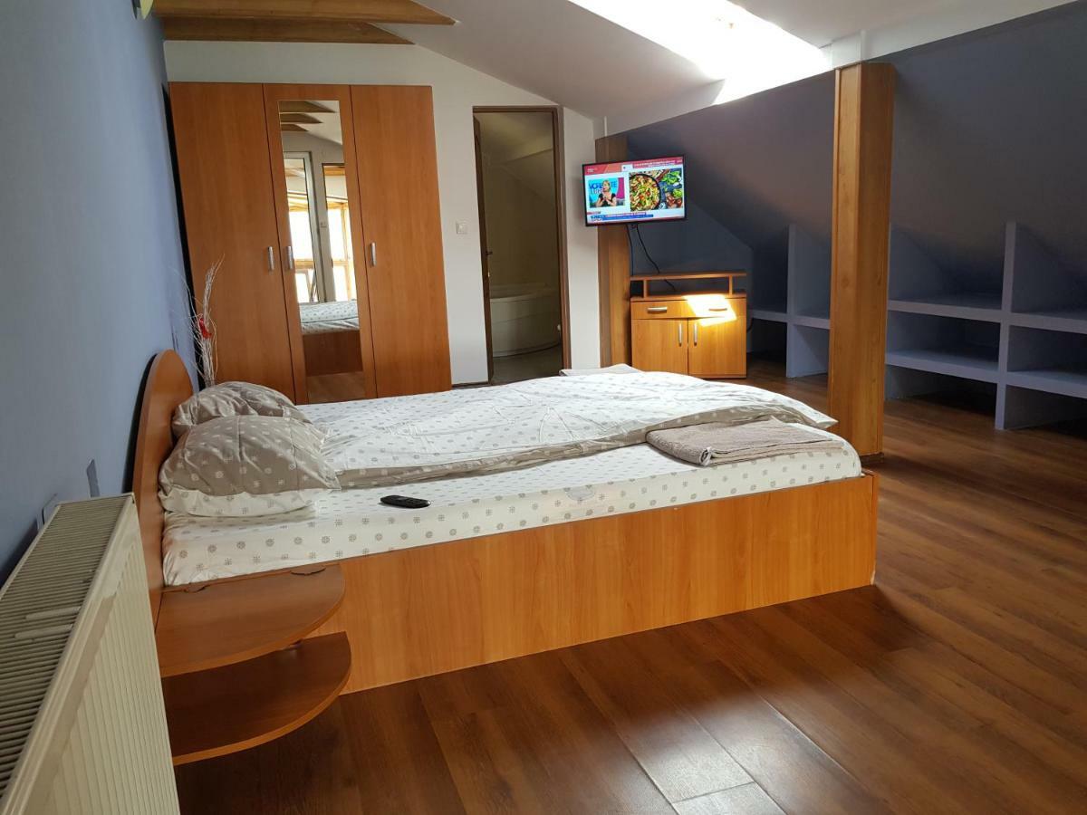 Penthouse Apartament 2 Floors, 2 Bedroom , 2 Bath, 120 Sqm , Inside Yard Parking Cluj-Napoca Esterno foto